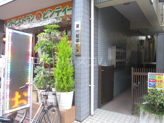 18/22 エントランス