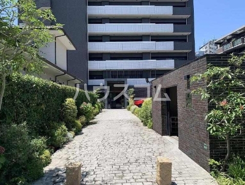 13/21 エントランス