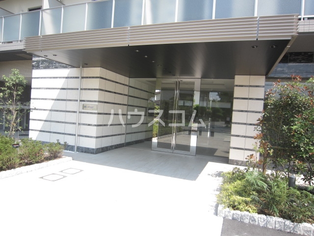 26/30 エントランス