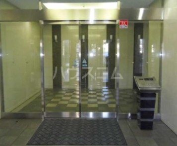 20/30 エントランス