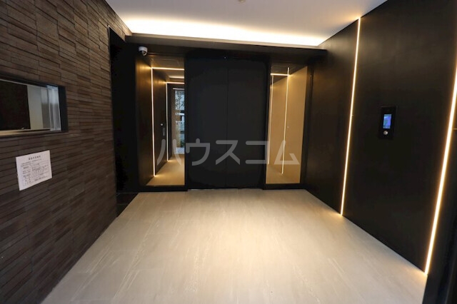 2/4 エントランス