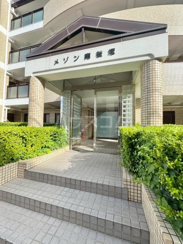 18/25 エントランス