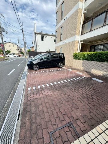 19/25 駐車場