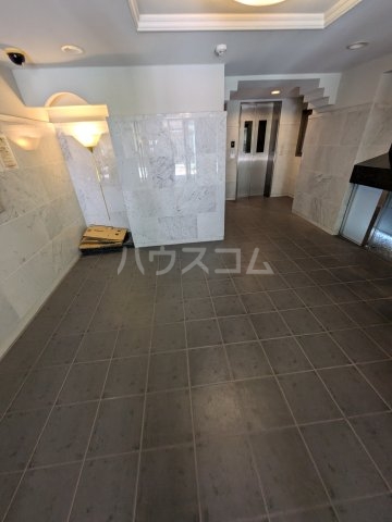 2/3 エントランス