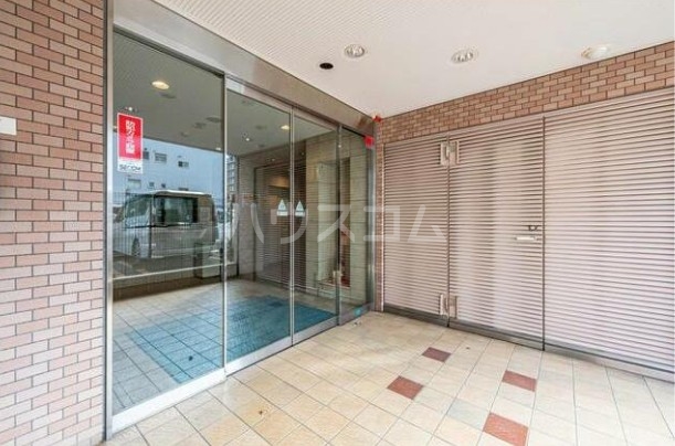 19/20 エントランス