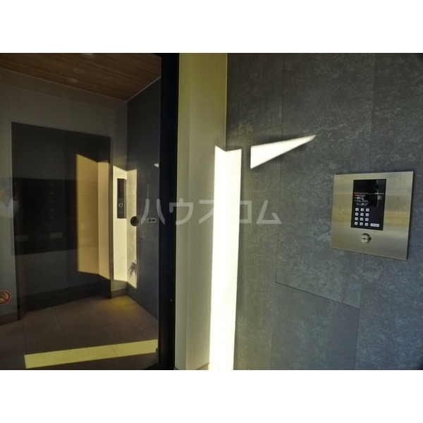 17/23 エントランス