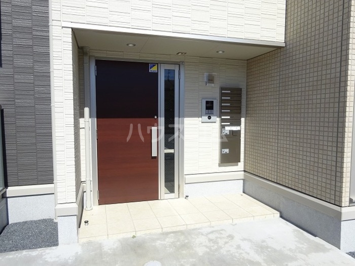 15/23 エントランス