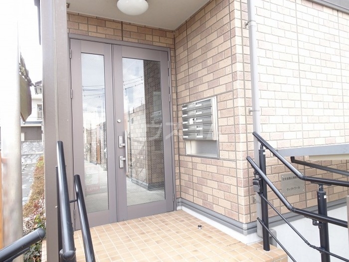 18/29 エントランス