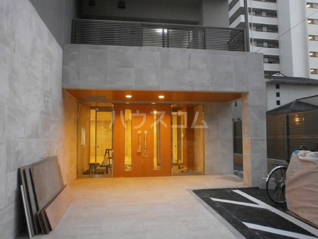 20/30 エントランス