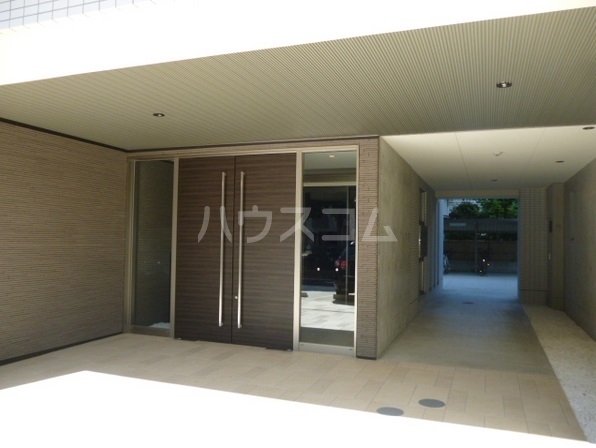 2/4 エントランス