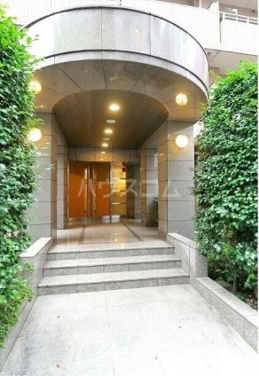 24/26 エントランス