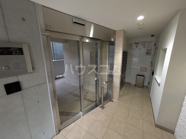 22/30 エントランス