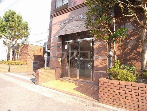 15/27 エントランス