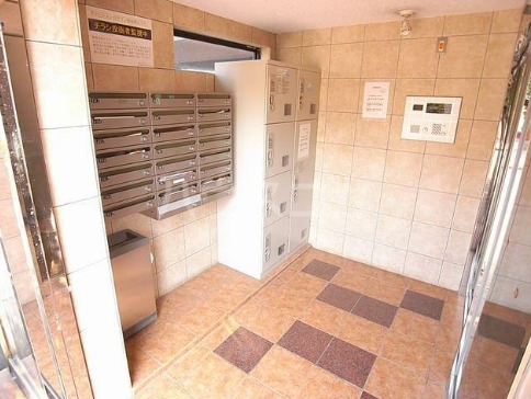 16/27 エントランス