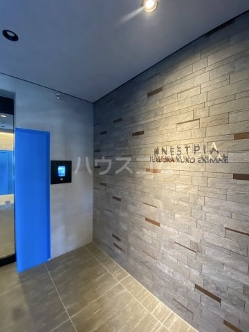 25/29 エントランス