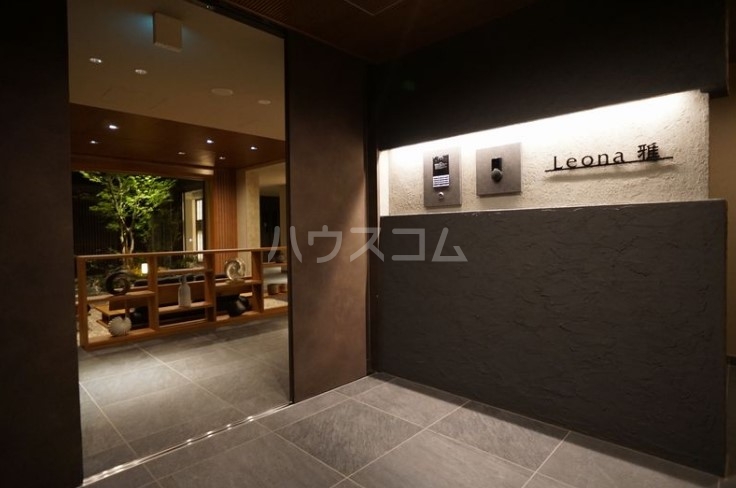 16/19 エントランス