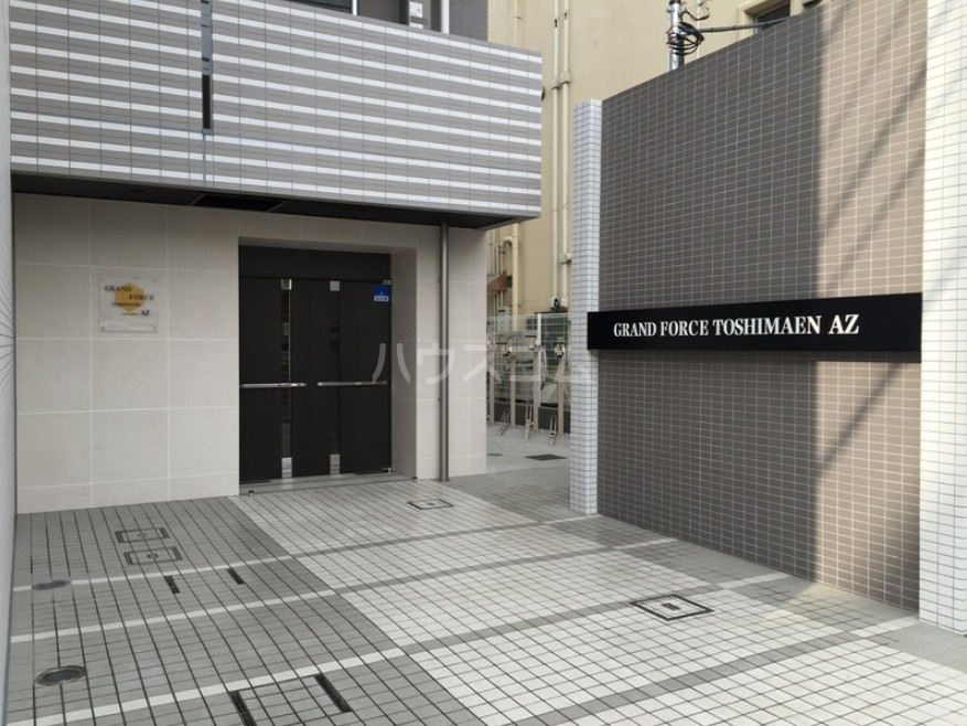 16/26 エントランス