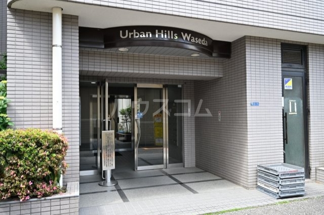 24/30 エントランス