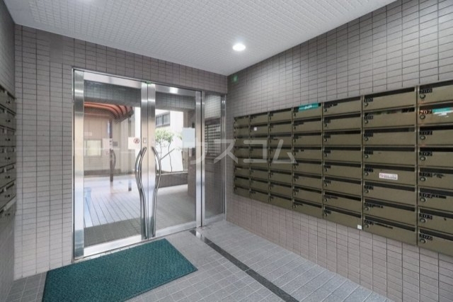 25/30 エントランス