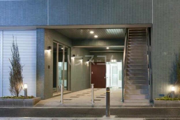 20/29 エントランス