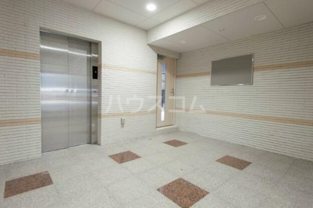 21/29 エントランス