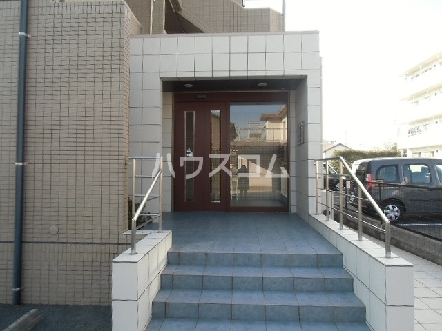 25/30 エントランス