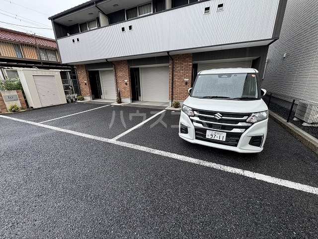 28/30 駐車場