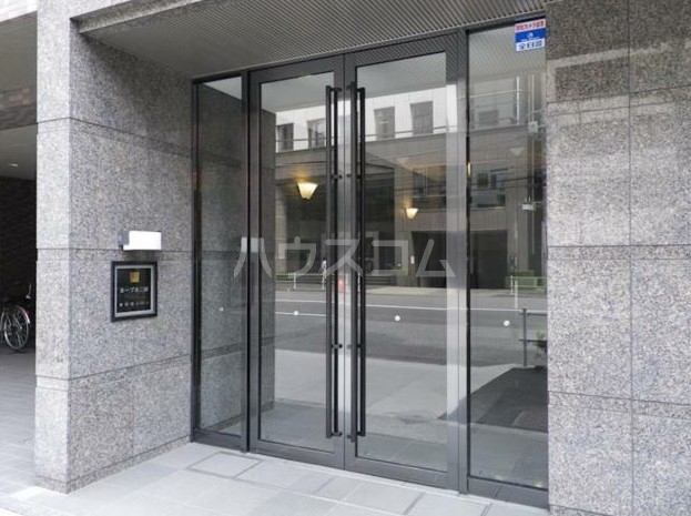 19/26 エントランス