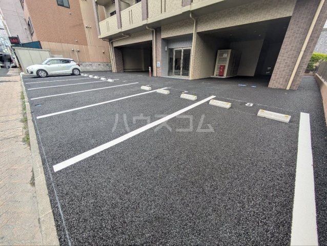 28/30 駐車場