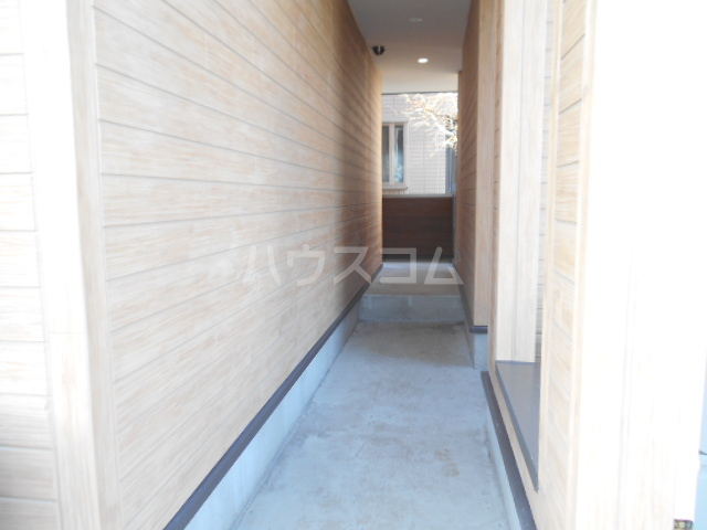 22/26 エントランス