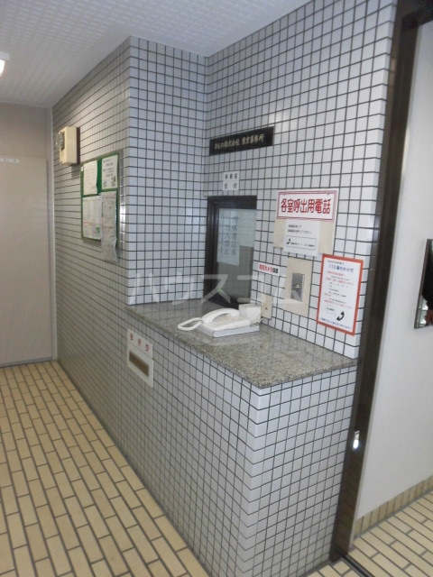 16/25 エントランス