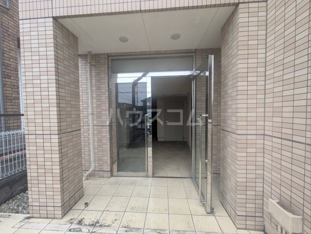 26/30 エントランス