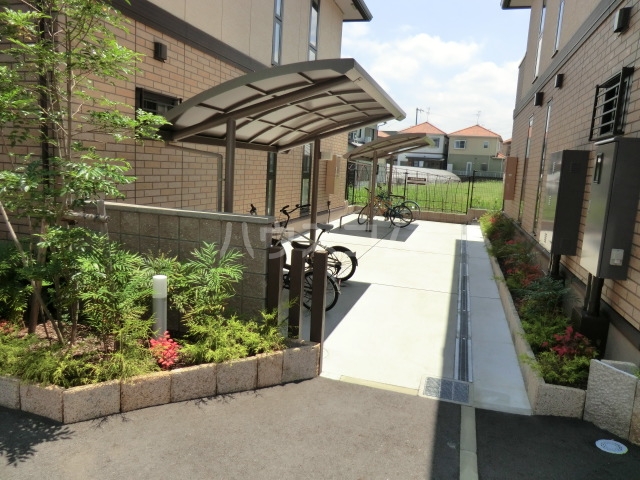 28/30 エントランス