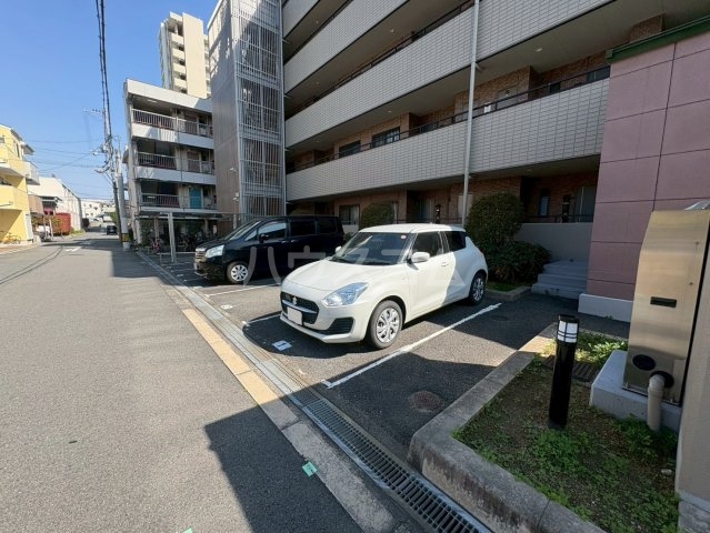 2/5 駐車場