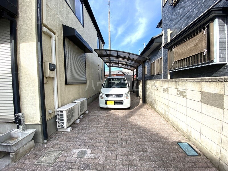 2/6 駐車場