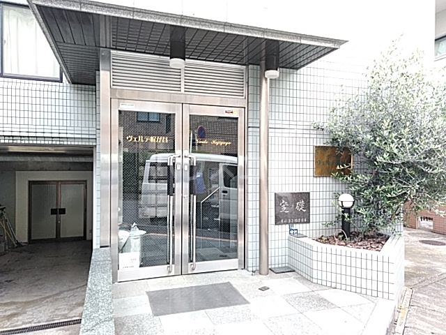 26/30 エントランス