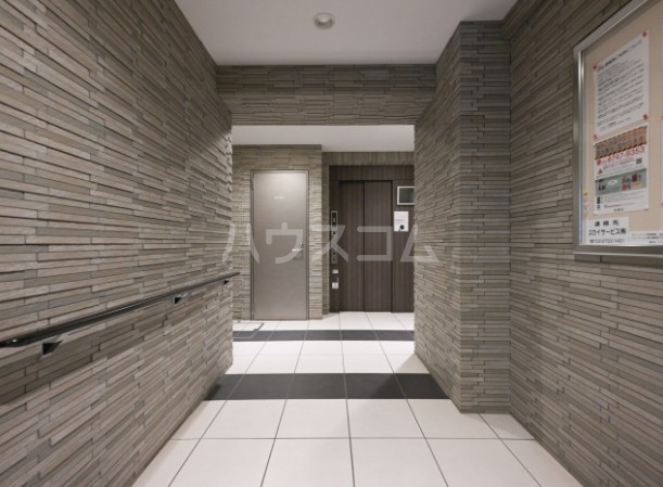 18/21 エントランス