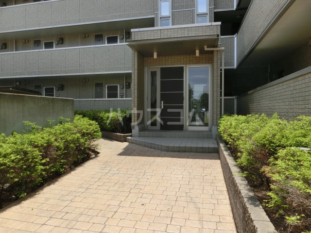 21/25 エントランス