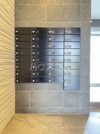 24/29 エントランス