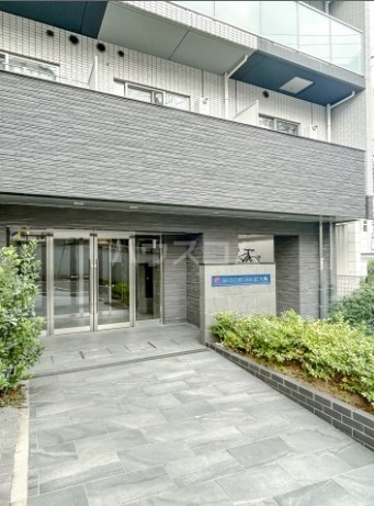 25/29 エントランス