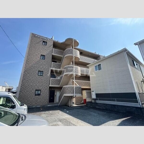 14/17 エントランス