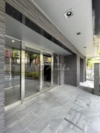 18/22 エントランス