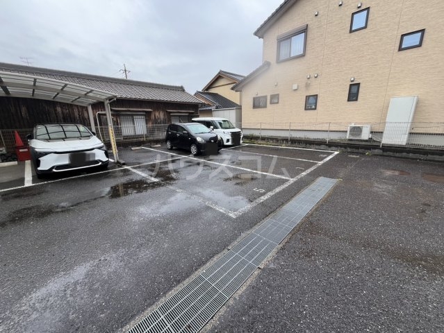23/30 駐車場