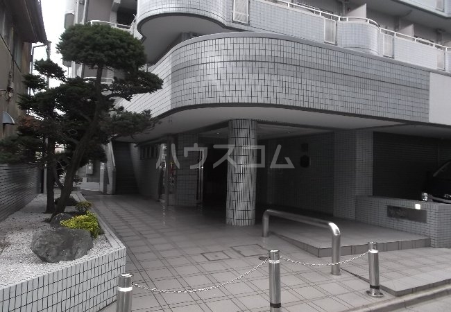 19/28 エントランス