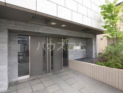 26/30 エントランス