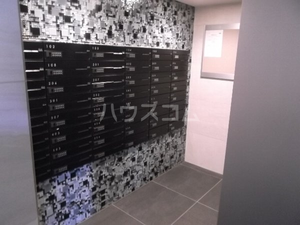 26/28 エントランス