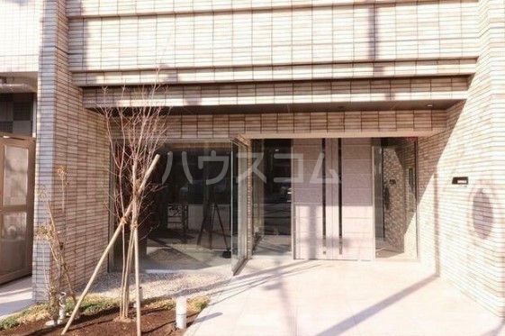 16/18 エントランス