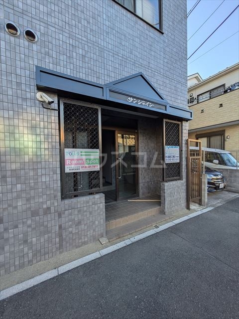 2/3 エントランス