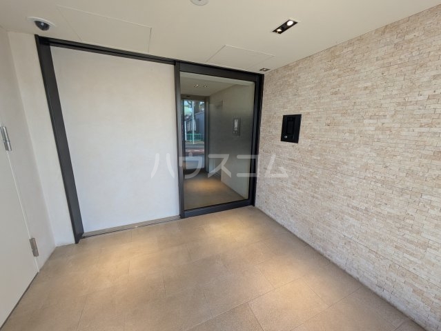 19/23 エントランス