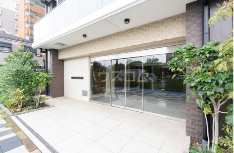 16/18 エントランス